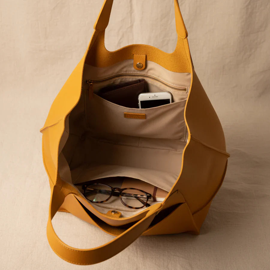 Dana Classic Tote Bag